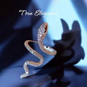 NWT 2025 "Year of the Snake" Ring wraps around your finger with diamond accent